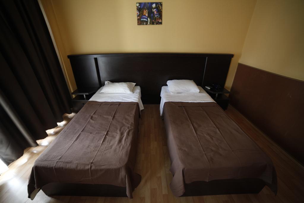 Avenue Hotel Τυφλίδα Δωμάτιο φωτογραφία